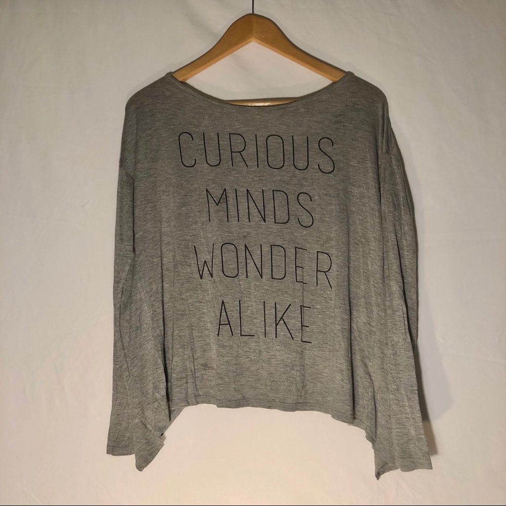 LOVE CULTURE LARGE CURIOUS MINDS WONDER ALIKE CASUAL TOP GREY & BLACK